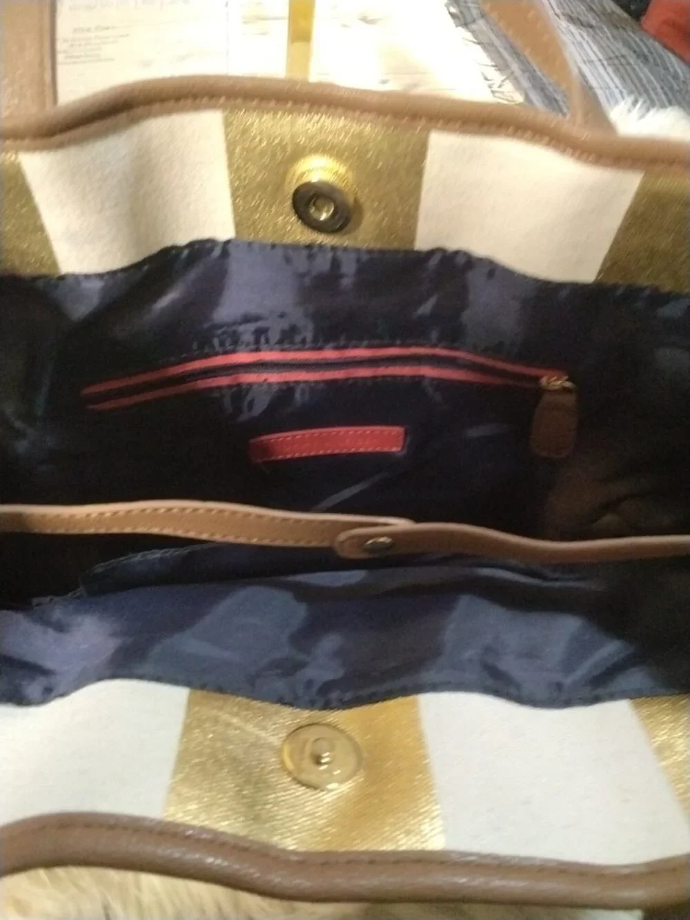 Tommy Hilfiger Gold & White Stripe Tote – Elegant Everyday Bag